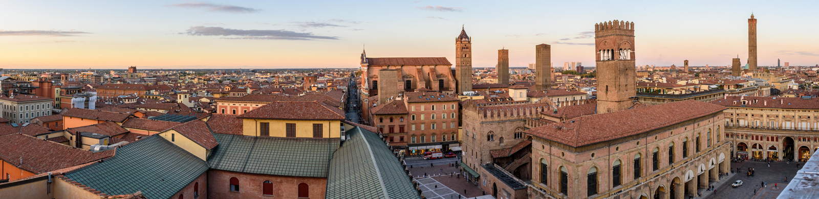 Panoramica della città di Bologna